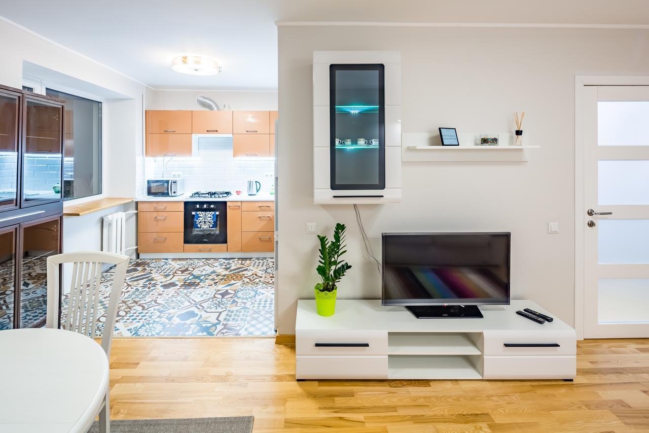 Bv Apartments Svobodu Avenue リヴィウ エクステリア 写真