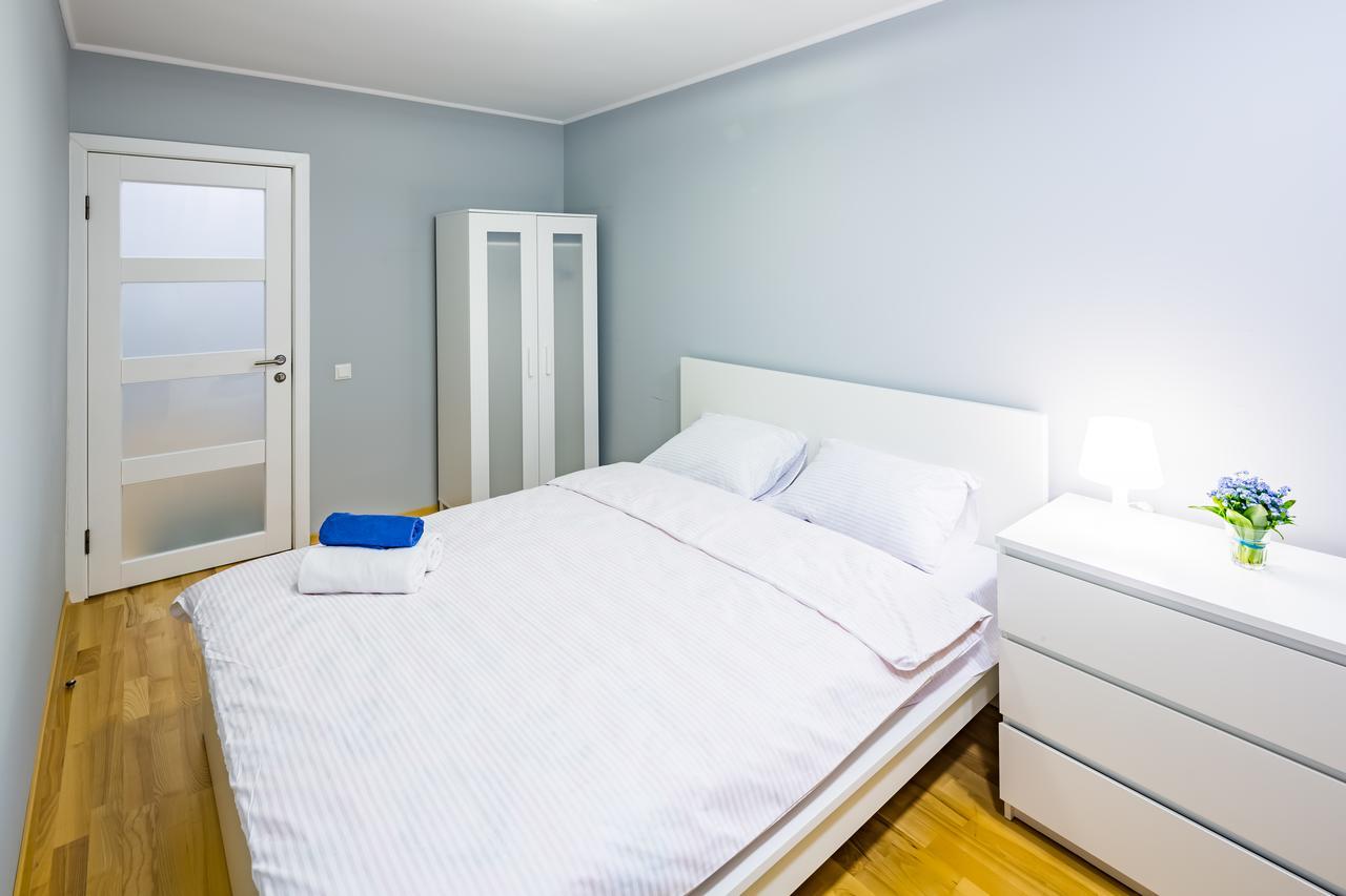 Bv Apartments Svobodu Avenue リヴィウ エクステリア 写真