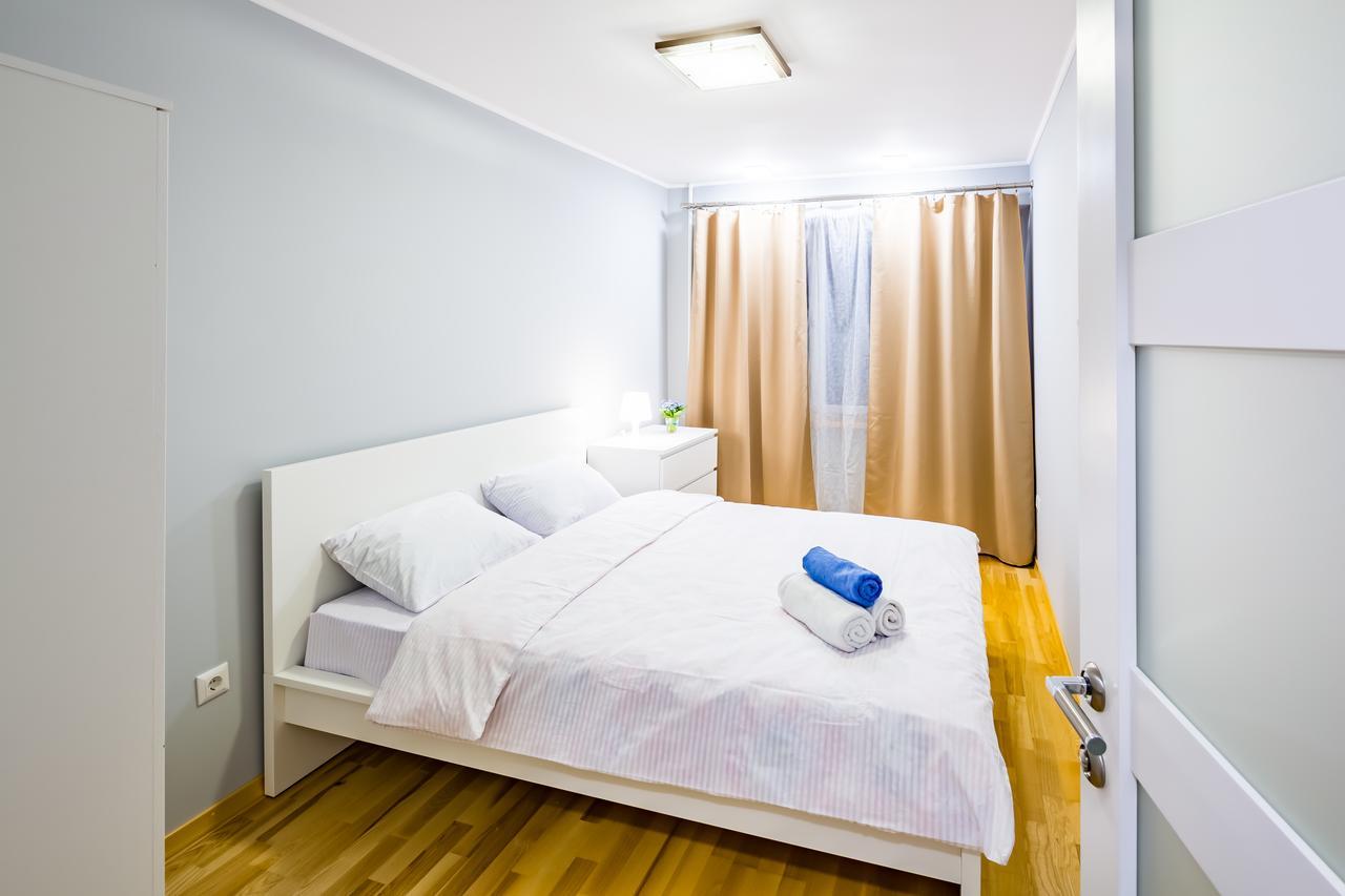 Bv Apartments Svobodu Avenue リヴィウ エクステリア 写真